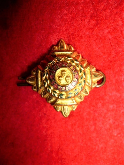 Canadian / British Officer's Older Rank Pip, Gilt and enamel painted  